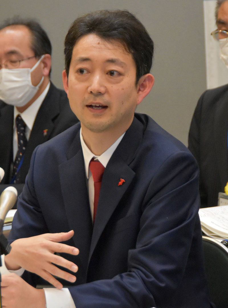 新型コロナの緊急事態宣言等について、要請が必要な段階にはないと説明する熊谷知事＝２日、県庁