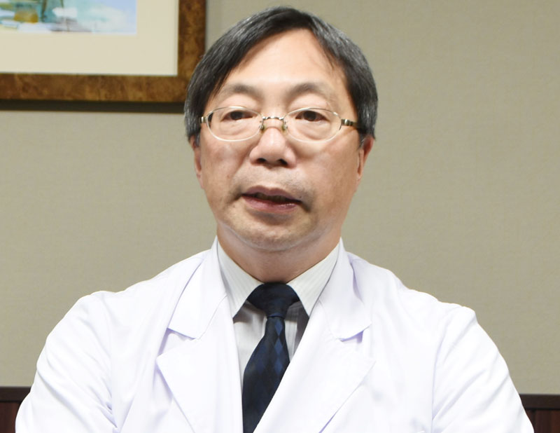 新型コロナウイルスとインフルエンザの同時流行について語る藤井教授＝成田市の国際医療福祉大学成田病院
