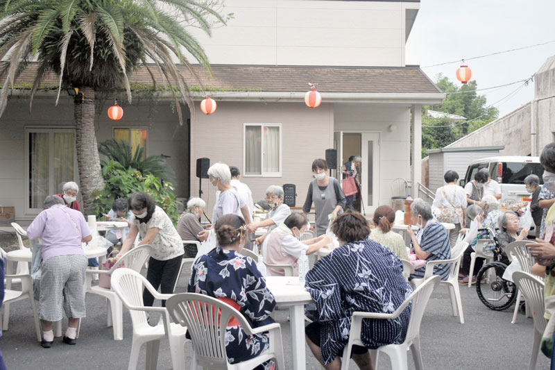 昨年開かれた夏祭りの様子
