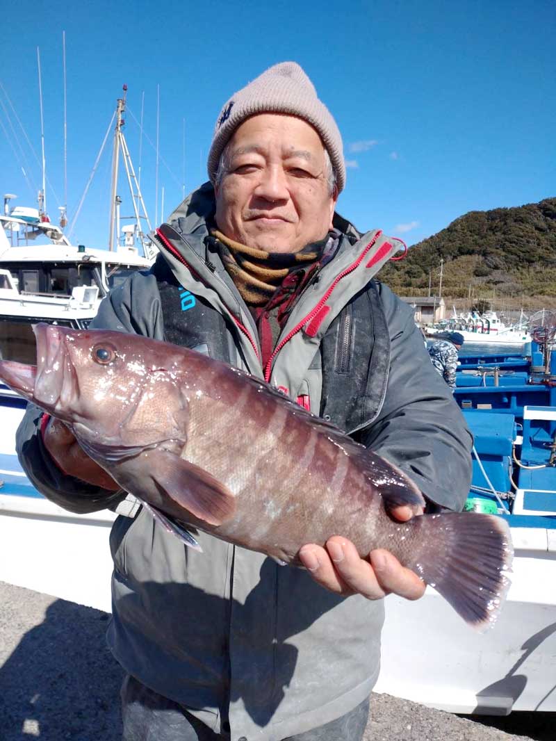 飯岡沖でゲットしたマハタ(写真は「隆正丸」提供)