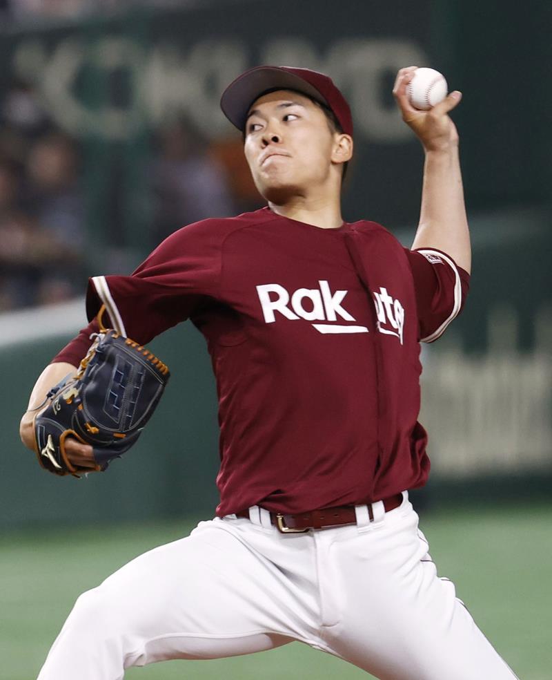 ６回１失点で４勝目を挙げた楽天の早川＝東京ドーム（共同）