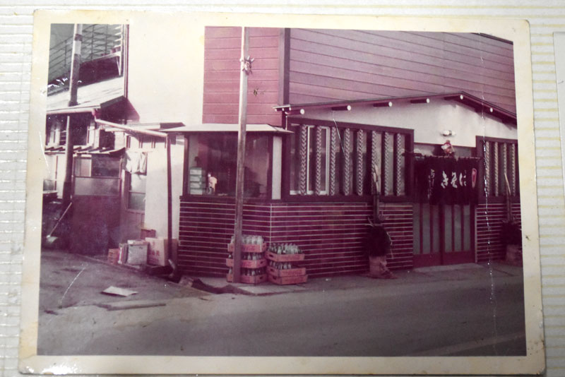 1970年代ごろの二番町房州屋の外観(同店提供)