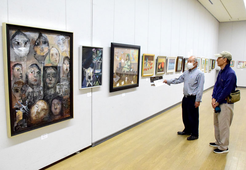 さまざまな題材の力作が並ぶ絵画グループ展=茂原市立美術館・郷土資料館