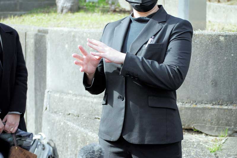 判決についての受け止めを話す被害女性＝１１日、匝瑳市