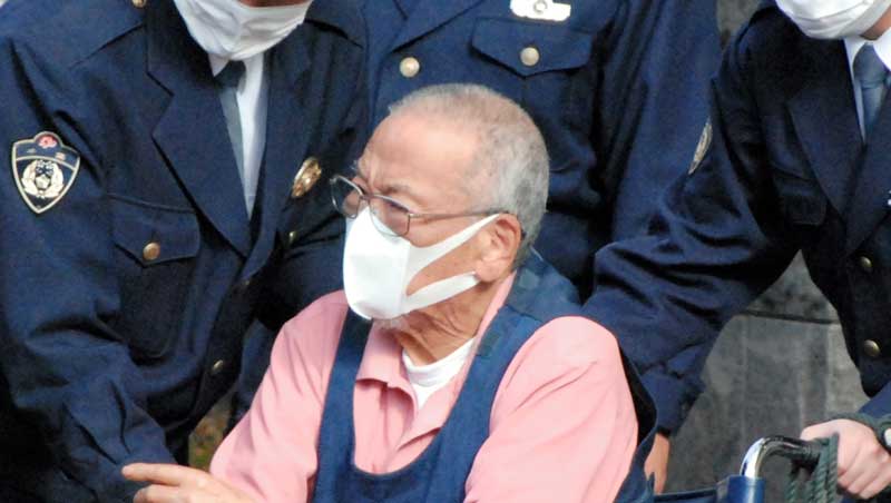 放火容疑で柏署から送検された際の酒巻馨容疑者=1月16日、柏市