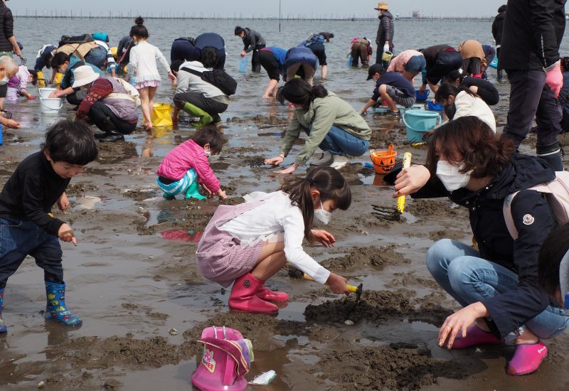 富津海岸潮干狩り場＝２０２２年３月、富津市
