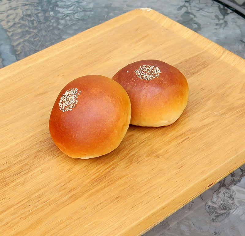 「あんぱん」劇中でも使用された「Bakery&Cafeつむぎ」のつぶあんぱん